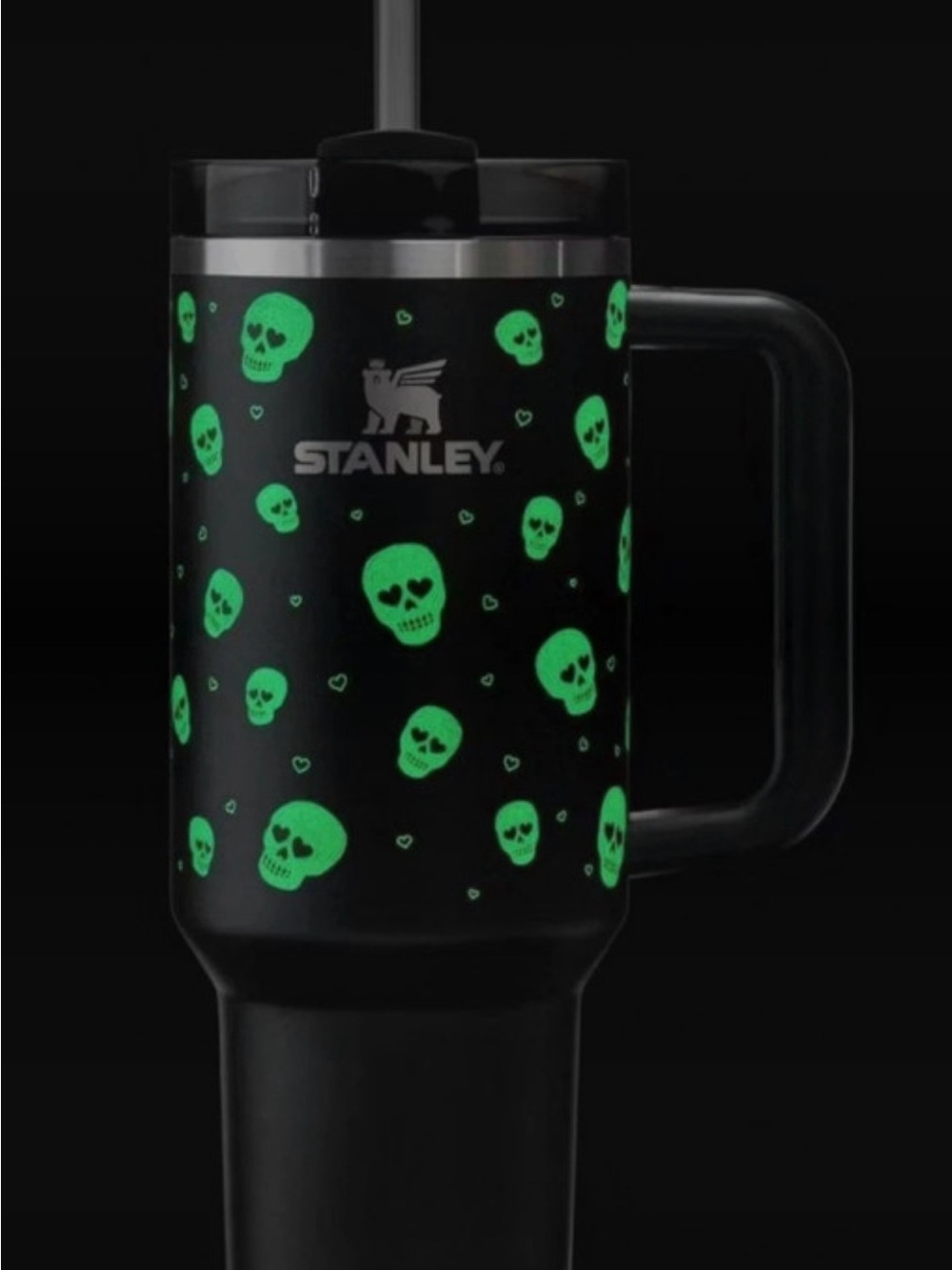 NWT 2026 Stanley 30oz Halloween Black
Sweetheart Skulls Glow In The Dark!